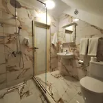 Hotel Supreme Victoria 3*