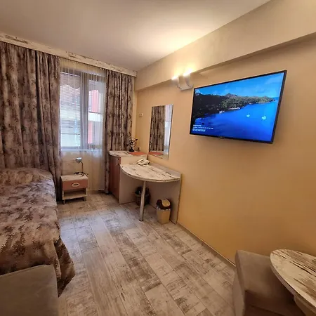 Supreme Victoria 3* Warna